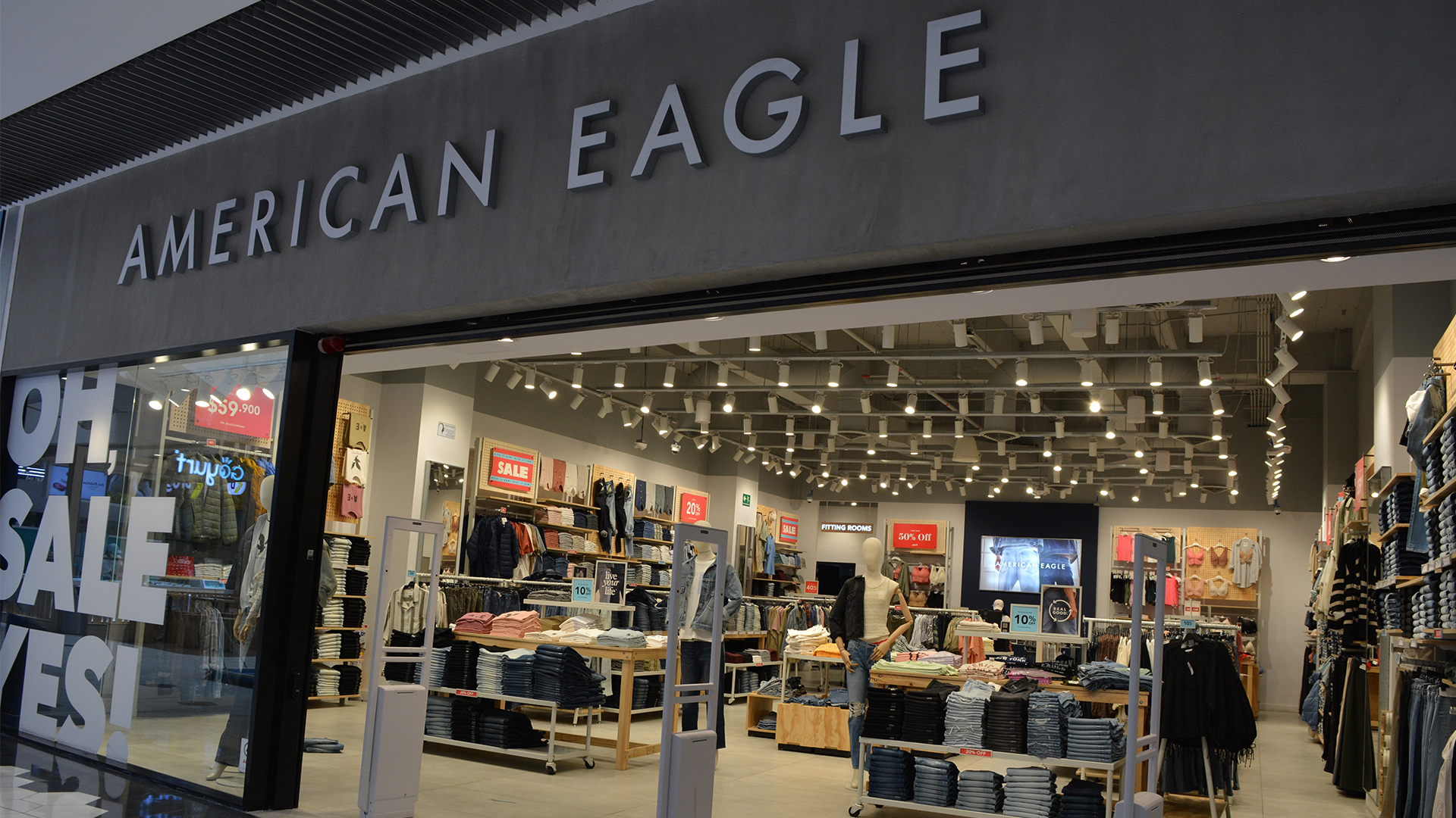 AMERICAN EAGLE